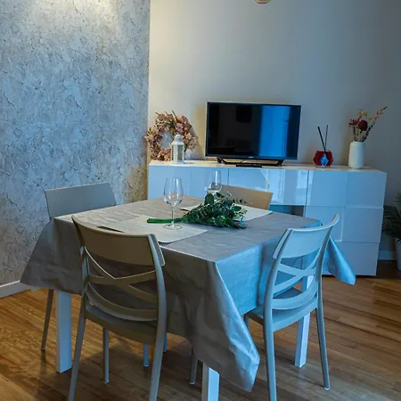 Matteucci 18 Apartment